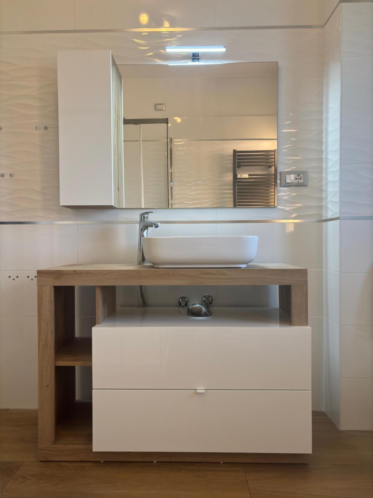 Appartamento Spazioso Eur 120 Mq Con Palestra E Parcheggio Privati Roma